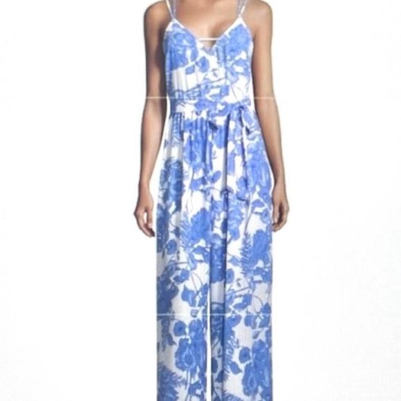 My Michelle Floral Blue and White Criss Cross Strap Wide Leg Jumpsuit Size 5! - Picture 14 of 16